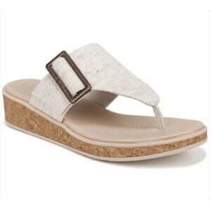 NIB Bzees Bay Sandals Womens 9M Tan Natural Linen Wedge Buckle Thong Comfort